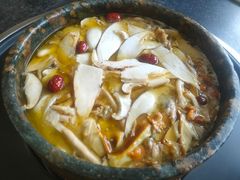 -南渝食府.墨脱石锅松茸鸡