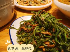 鲜豆角炒肉丝-姥姥家春饼店(惠新东街店)