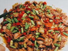-阿瓦山寨·湘菜现炒·剁椒鱼头王(咸阳总店)