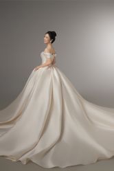 -乐派诗婚纱摄影