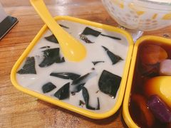 椰汁龟苓膏-七七家的糖水店(南湾街1号店)