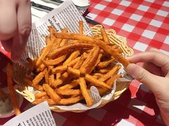 -1886德国汽车餐厅(外滩十六铺码头店)