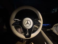 -奔驰北京极光星徽(四元桥店)