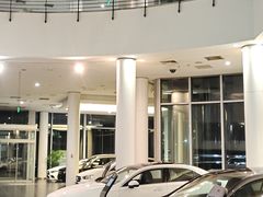 -奔驰北京极光星徽(四元桥店)