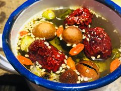 -沪小二炭火蛙锅(淮海中路美食不夜城店)
