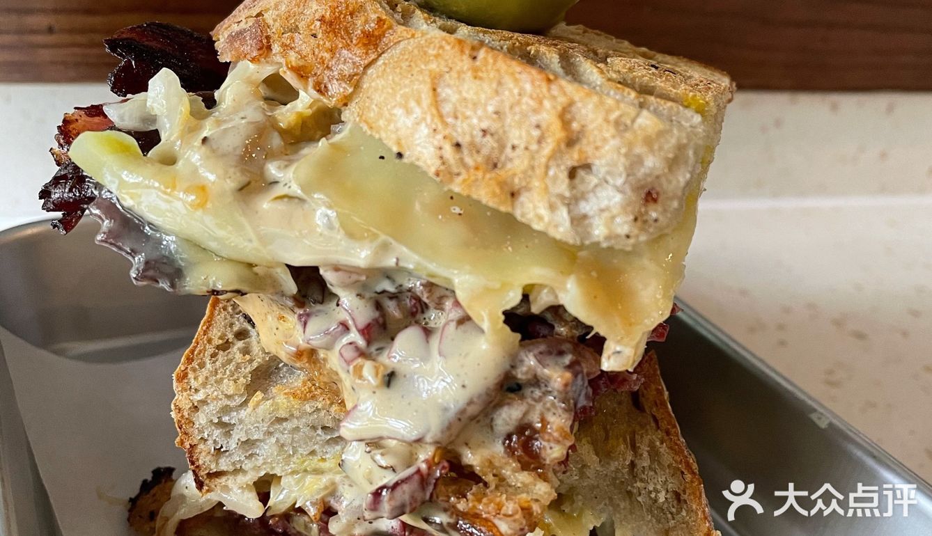 硬脆面包的三明治是我的菜 没什么犹豫就点了