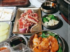 -围炉肉舍丹东海鲜烤肉·烤活鳗(步行街店)