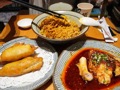 -蟹黄鱼·海派深夜面馆(巨鹿路店)