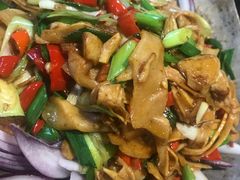 -东口码头·烧鸽子·鱼头泡饼·地方菜(金鹰悦城店)