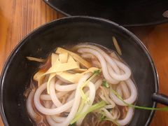 -丽虹云南过桥米线(兴工街店)