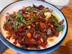 白辣椒炒腊牛肉-唐伯虎新派湘菜馆(石夏时代广场店)