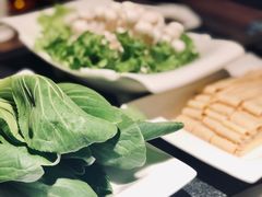 -大匠工房古船木艺术餐厅·猪肚鸡专门店(长白仙岛店)