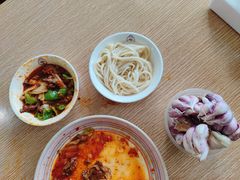-歹歹的加个面过油肉拌面