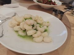 -黄浦江游览十六铺3号码头网红自助餐