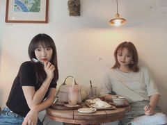 百香果酱水果松饼-春风十里咖啡馆