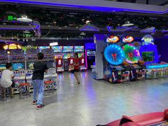 -嗨翻Hi-Fun竞技主题乐园·蹦床亲子生日轰趴(国光1937店)