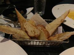 餐前面包-C&R西班牙餐厅