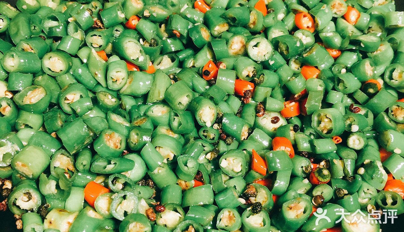 谁吃谁知道的重庆江湖菜之——尖椒鸡
