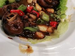 酱烧猪手-湘肠香火锅店(团结湖店)