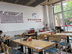 -万和春排骨砂锅米饭(新业广场店)