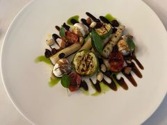 意式水牛芝士沙拉配节瓜、芦笋、坚果配摩德纳黑醋汁-casamosaico卡萨马可意大利餐厅