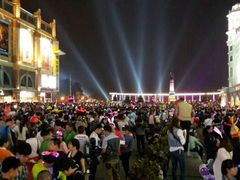 夏天踏青-人民防洪胜利纪念塔