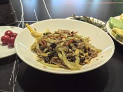 -黄泥岗·地道湖北菜(奥特莱斯店)