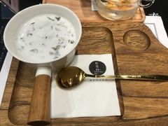 椰奶紫米银耳羹-炖物24章·顺时轻养茶(杭州大厦店)