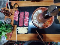 -果松木炭酸菜铜火锅·外婆参鸡汤