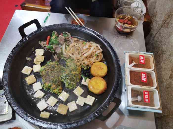 六盘水烙锅-"慕名而来的,九点多到,刚好有位置不用排队.