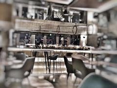 -The ROOF (通盈中心店)