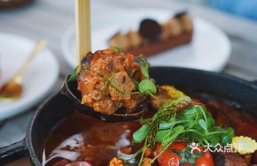 Red Wine Braised Beef Tail