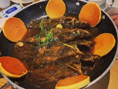 铁锅昂刺鱼贴玉米饼-关东小磨东北菜(上海长风大悦城店)
