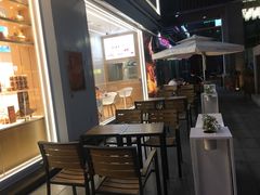 露天位-好利来(温江新尚天地店)