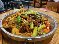 干锅牛蛙-盐与味葱葱鲫鱼•自贡菜江湖菜(春熙店)