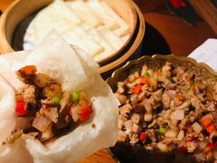 薄饼卷羊肉粒-楼兰新疆主题餐厅(苏州中心店)