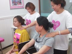 -爱月宝月嫂·育儿嫂