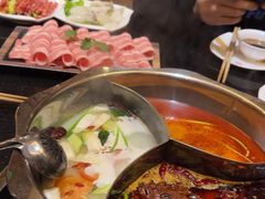 -百年川椒重庆老火锅(光谷店)