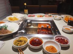 -海底捞火锅鲜切牛肉主题店(长寿路店)