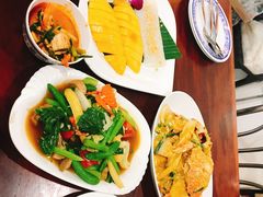 -Dang restaurant (patong phuket)