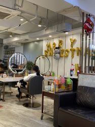 -妃格美发沙龙·烫发·染发