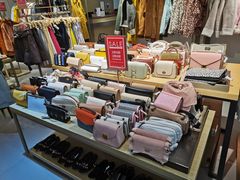 -URBAN REVIVO(北京斯普瑞斯奥特莱斯店)