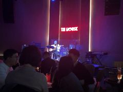 -TZ House音乐现场(来福士中心店)