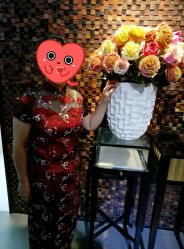 -现代经典婚纱摄影