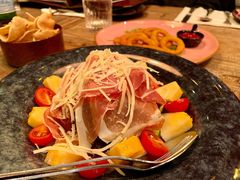 蜜瓜火腿芝士色拉-SISTERS BAR RESTAURANT川意酒馆(嘉善老市H楼店)