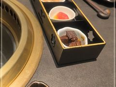 -铭牛烧肉·和牛海鲜自助(高新月牙湖店)