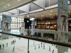 -冰纷万象滑冰场(深圳万象城店)