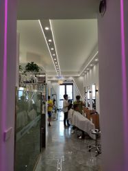 -V8潮牌·接发烫染连锁