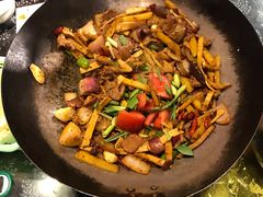 -富正毅三下锅·湘西韵味(天门山索道店)