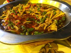 -兔行天下-鸿鹤鲜锅兔(中海国际店)